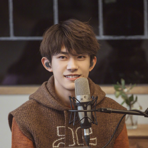 欧美黑人吊丝性爱啪啪啪两根
